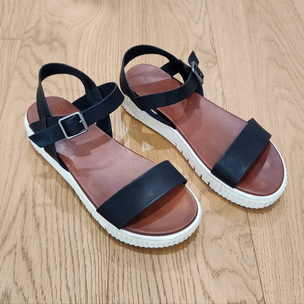 Ameera Black Platform Sandals - Picture 4 of 6
